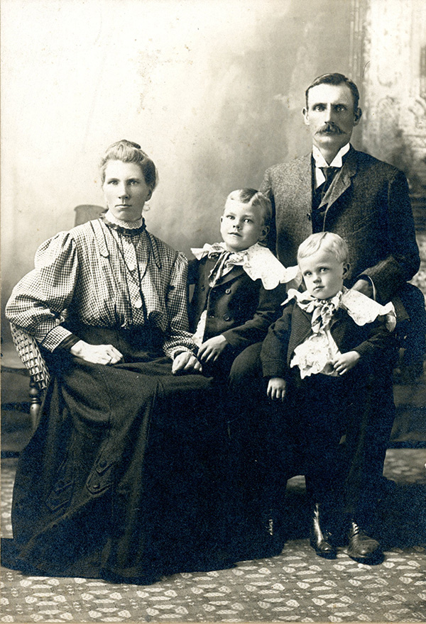 Larson Family - ca. 1907